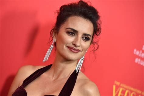 Penélope Cruz on transforming into Donatella Versace for